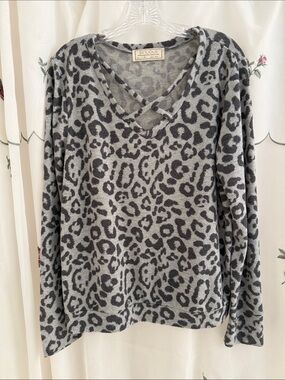Sinuous Grey Leopard Print V-Neck Crisscross Tunic - Made in the USA